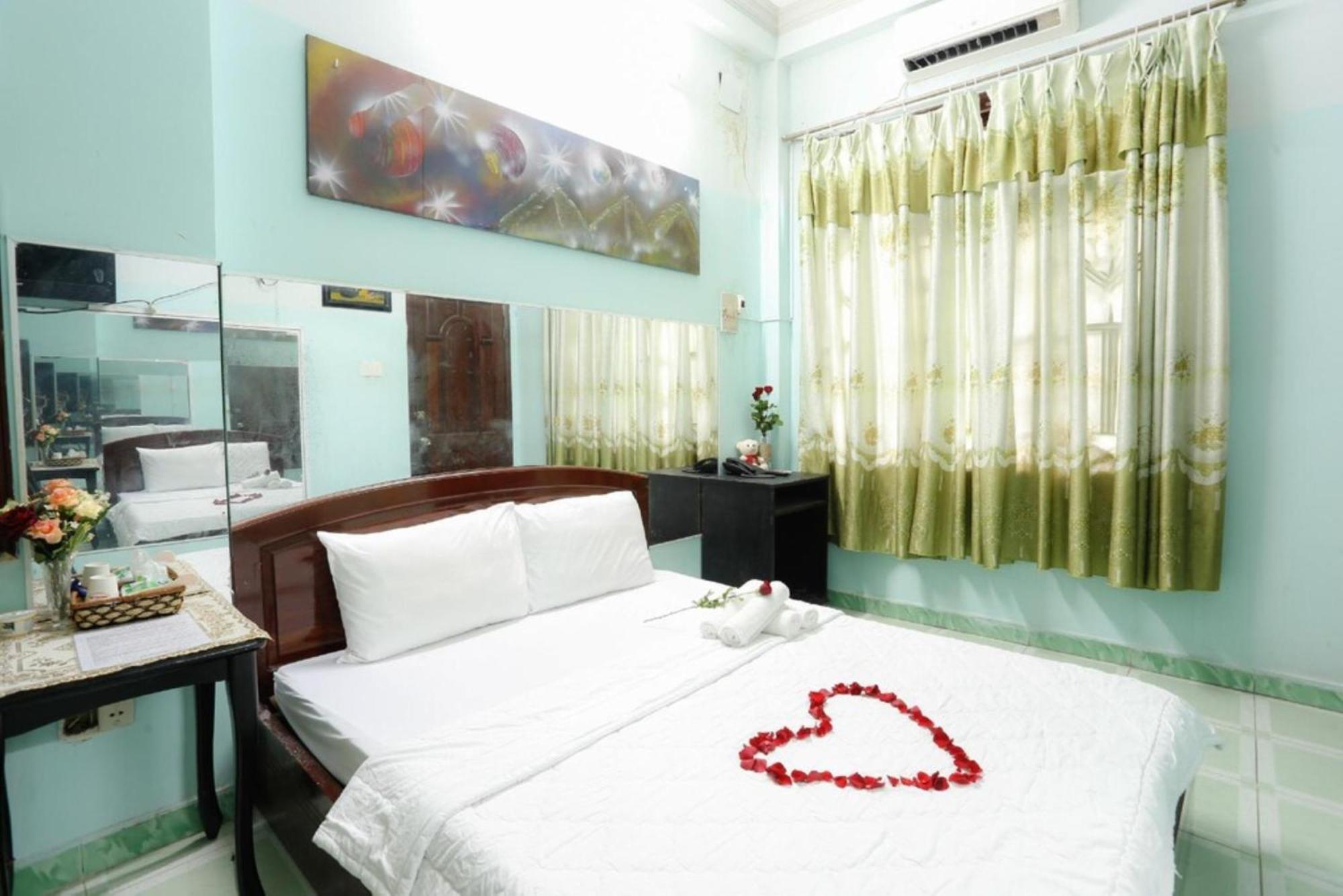 Hong Luc Hotel Hcm Ho Chi Minh-staden Exteriör bild